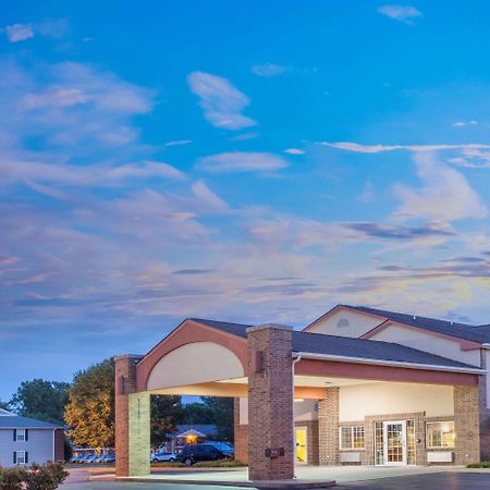 Super 8 By Wyndham Carthage Exterior foto
