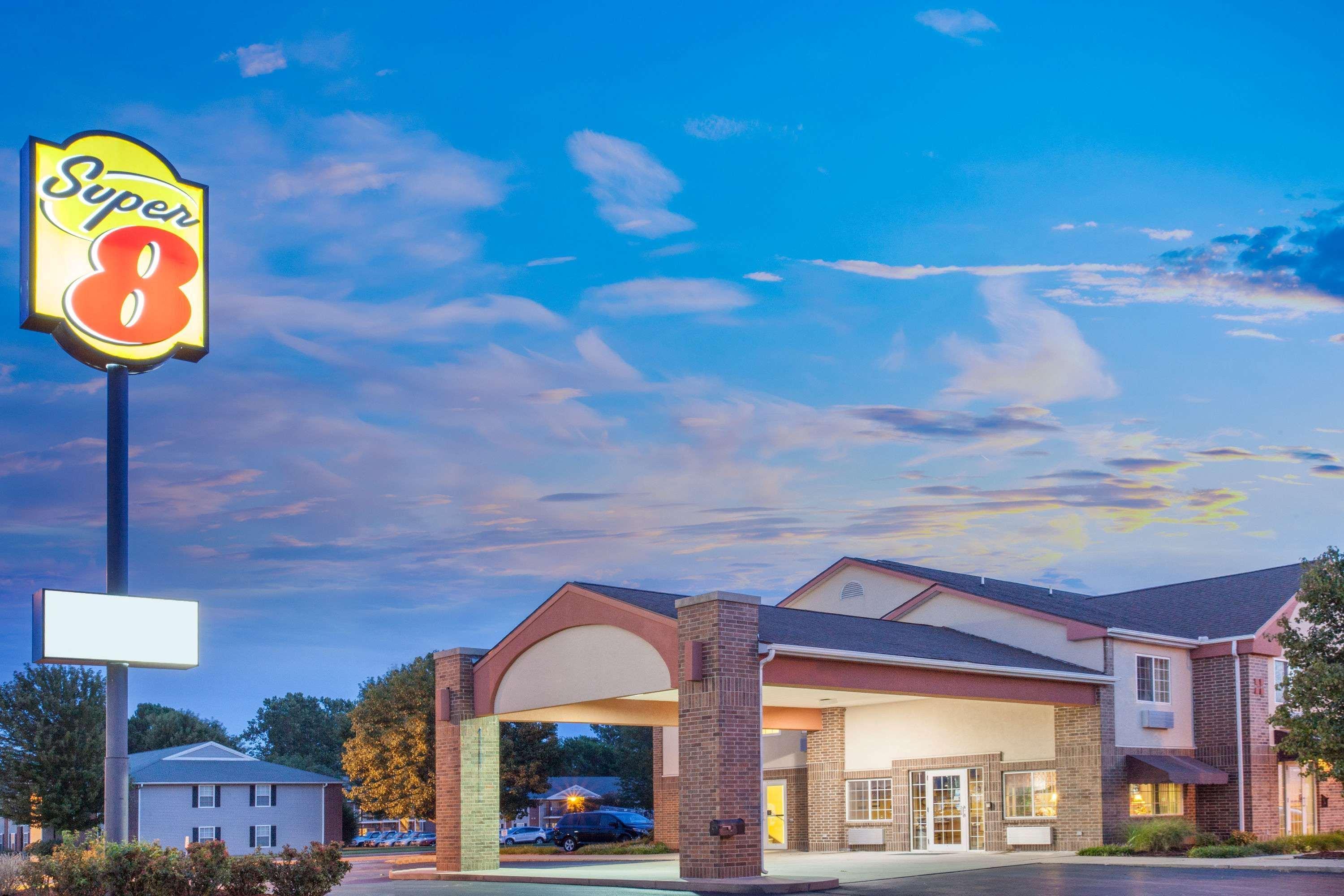 Super 8 By Wyndham Carthage Exterior foto