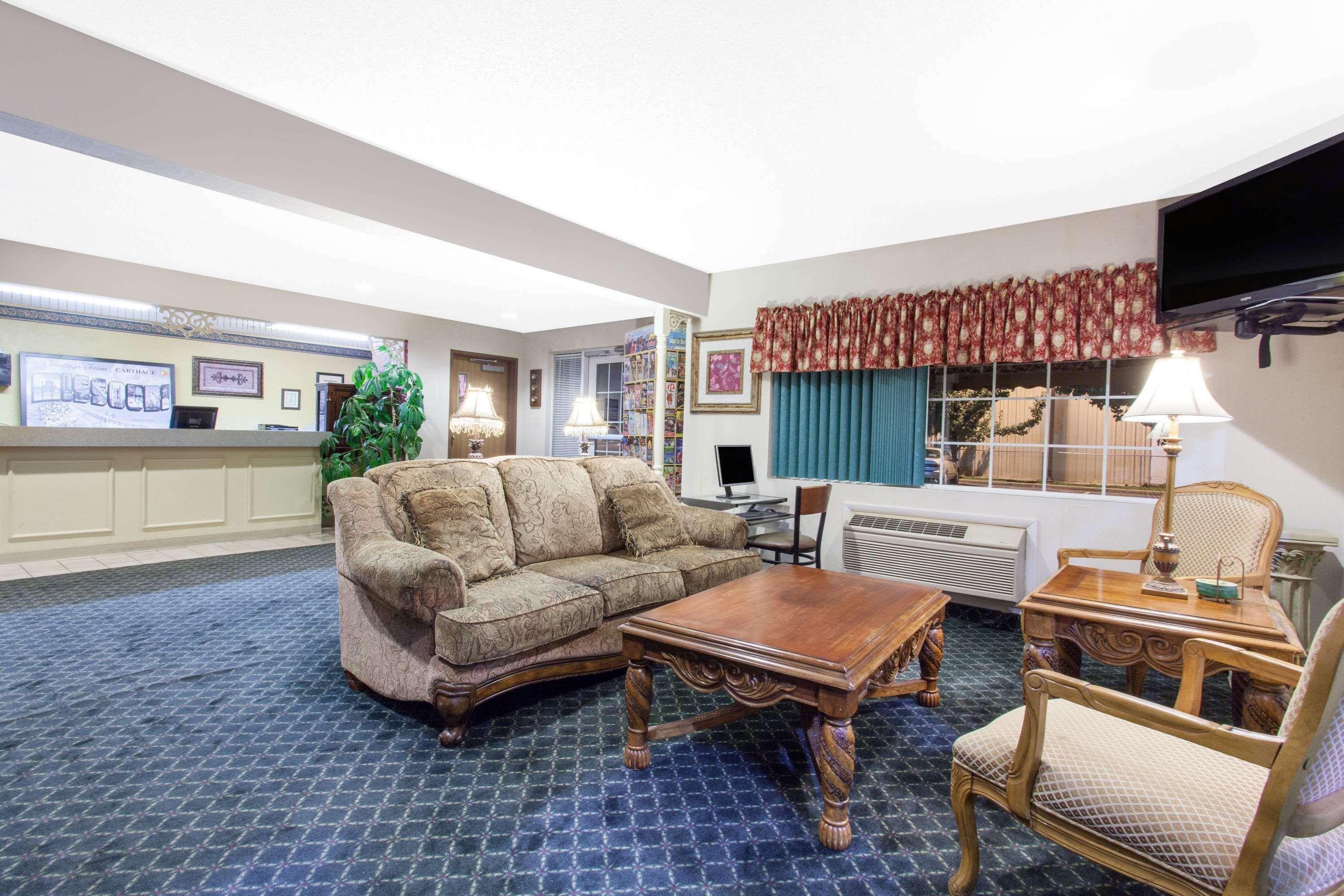 Super 8 By Wyndham Carthage Exterior foto